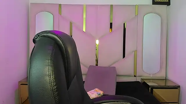 IsabellRodriguez18 online show from 03/17/26, 03:33