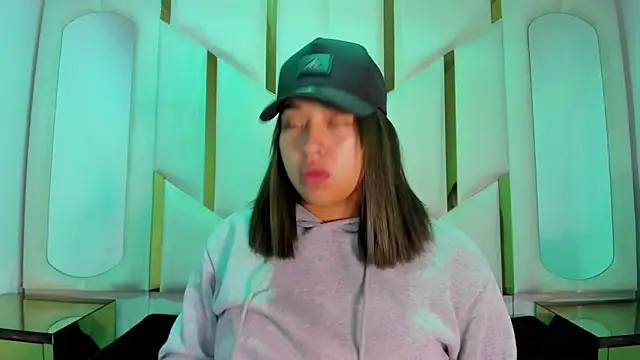 IsabellRodriguez18 online show from 04/13/26, 03:45