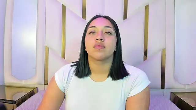 IsabellRodriguez18 online show from 05/21/26, 03:24