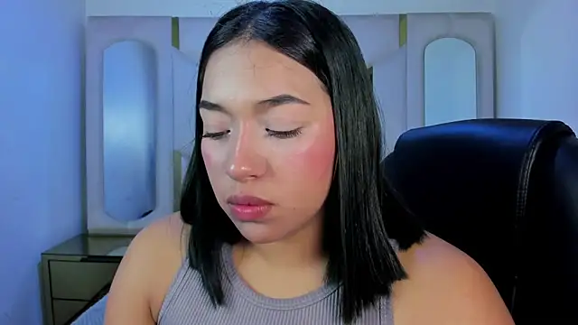 IsabellRodriguez18 online show from 05/26/26, 03:13