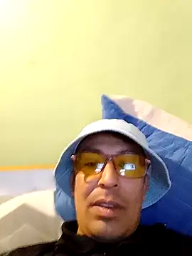 zeus2630 online show from 12/01/25, 01:32