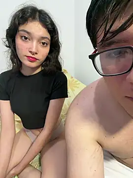 Snapshot of MikeAndJessy chatting on 02/03/26, 03:04 MikeAndJessy online show from 02/03/26, 03:04