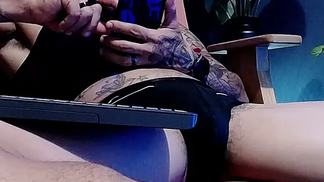 callme douglas online show from 04/17/26, 02:47