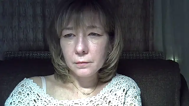 Snapshot of EllaJohnsonX chatting on 01/03/25, 04:06 EllaJohnsonX online show from 01/03/25, 04:06