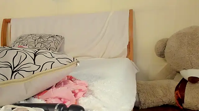 Snapshot of Maekko chatting on 01/05/25, 09:15 Maekko online show from 01/05/25, 09:15