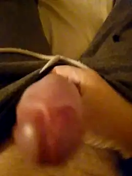 Snapshot of MaxiFabry chatting on 09/23/25, 08:01 MaxiFabry online show from 09/23/25, 08:01