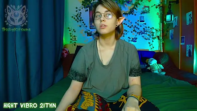 Snapshot of TrickyKitsune chatting on 05/11/26, 03:40 TrickyKitsune online show from 05/11/26, 03:40
