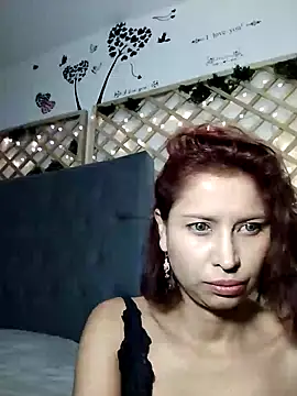 Mia WAll online show from 01/12/25, 09:08