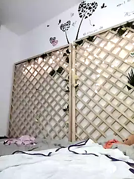 Mia WAll online show from 01/16/25, 01:37