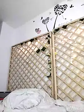 Mia WAll online show from 01/19/25, 11:01