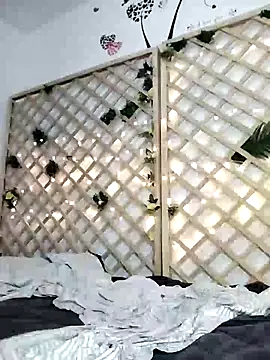 Mia WAll online show from 01/22/25, 01:10