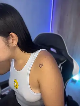 pretty angela1 online show from 05/04/26, 04:03