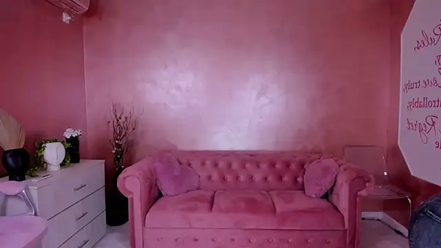 Snapshot of evanew_ chatting on 02/24/25, 06:04 evanew online show from 02/24/25, 06:04