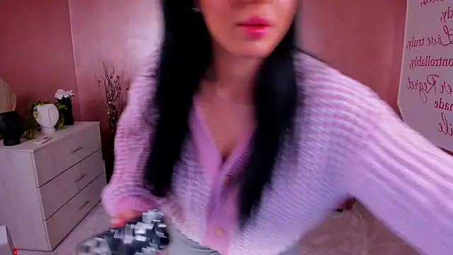 Snapshot of evanew_ chatting on 03/02/25, 10:27 evanew online show from 03/02/25, 10:27