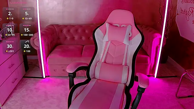 Snapshot of evanew_ chatting on 09/25/25, 04:11 evanew online show from 09/25/25, 04:11