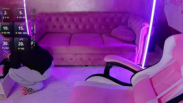 Snapshot of evanew_ chatting on 10/05/25, 06:50 evanew online show from 10/05/25, 06:50