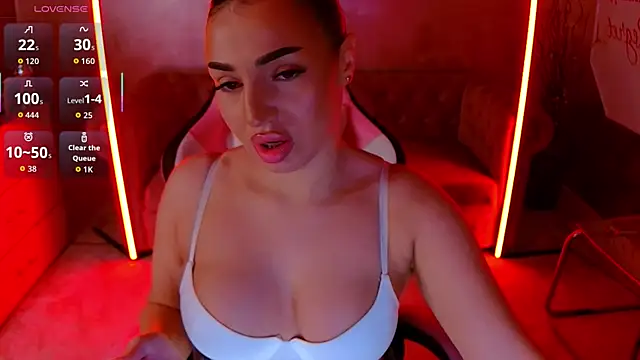 Snapshot of evanew_ chatting on 11/26/25, 05:03 evanew online show from 11/26/25, 05:03