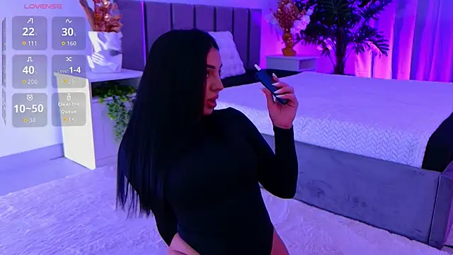 Snapshot of evanew_ chatting on 04/10/26, 05:28 evanew online show from 04/10/26, 05:28