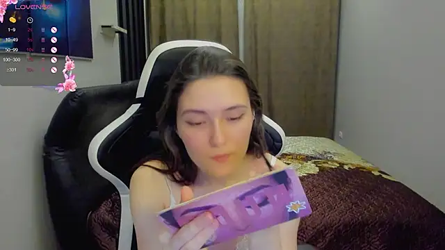 Snapshot of niki_cutes chatting on 02/01/26, 01:15 niki cutes online show from 02/01/26, 01:15