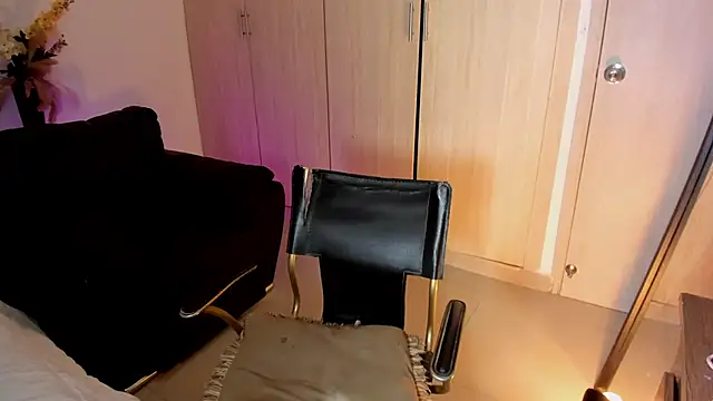 rachaeldeckard   online show from 10/30/25, 03:41