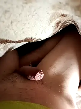 Snapshot of Daniel32hot chatting on 12/25/24, 06:09 Daniel32hot online show from 12/25/24, 06:09