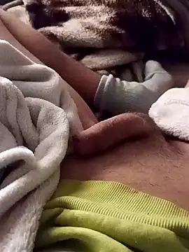 Snapshot of Daniel32hot chatting on 12/25/24, 11:22 Daniel32hot online show from 12/25/24, 11:22