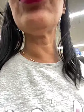 KarolRubi1 online show from 02/06/25, 09:49