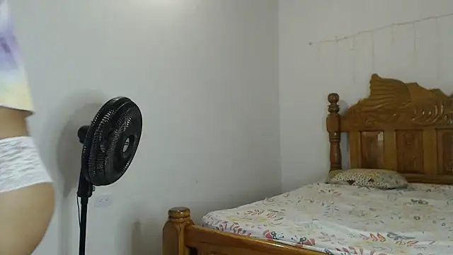 Coral0403 online show from 02/10/25, 06:03