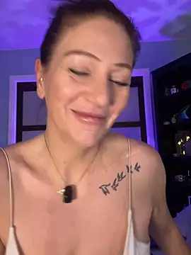 AlessasRoom online show from 12/23/25, 09:29