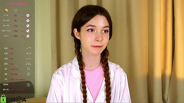 Snapshot of LittleOriana chatting on 02/10/25, 01:14 LittleOriana online show from 02/10/25, 01:14