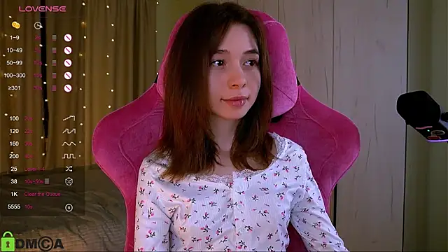 Snapshot of LittleOriana chatting on 03/15/25, 01:41 LittleOriana online show from 03/15/25, 01:41