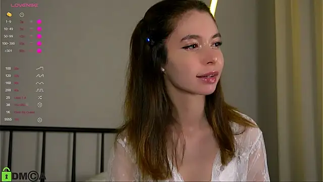 Snapshot of LittleOriana chatting on 09/28/25, 02:50 LittleOriana online show from 09/28/25, 02:50