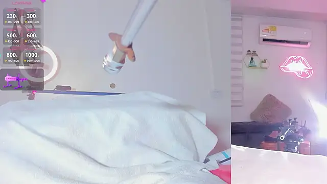 Maria Jones  online show from 02/03/26, 01:15