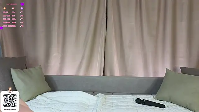 Snapshot of OhYumiYes chatting on 03/22/25, 08:37 OhYumiYes online show from 03/22/25, 08:37