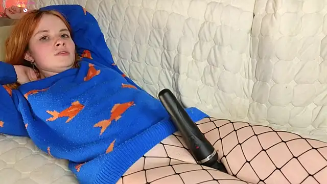 Snapshot of OhYumiYes chatting on 10/22/25, 08:41 OhYumiYes online show from 10/22/25, 08:41