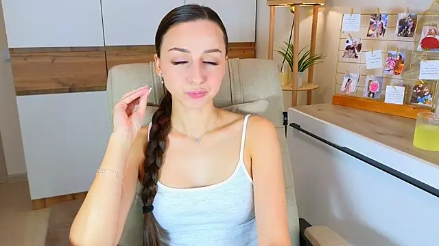 Snapshot of mellowness_ chatting on 10/02/25, 11:39 mellowness online show from 10/02/25, 11:39