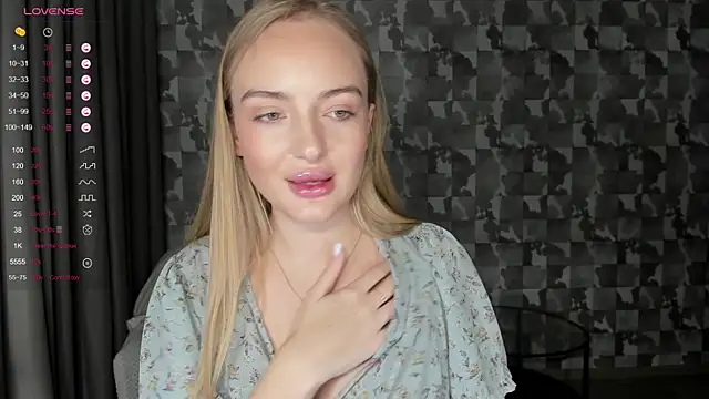 Snapshot of A_delina chatting on 11/03/25, 02:07 A delina online show from 11/03/25, 02:07