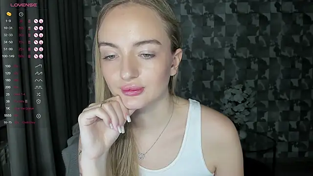 Snapshot of A_delina chatting on 11/13/25, 03:33 A delina online show from 11/13/25, 03:33