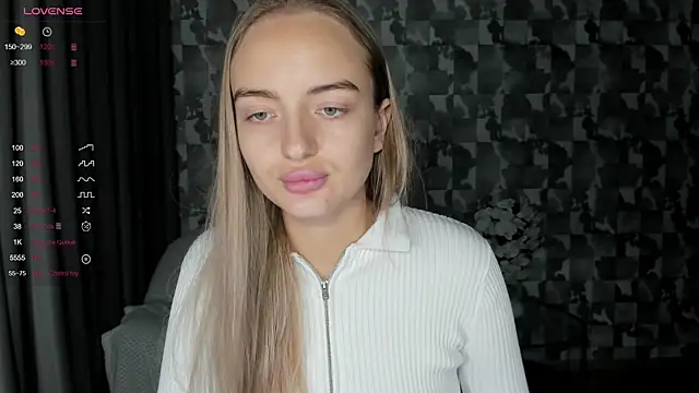 Snapshot of A_delina chatting on 11/28/25, 02:42 A delina online show from 11/28/25, 02:42