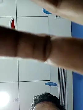 Snapshot of carria_homes chatting on 12/27/24, 12:45 carria homes online show from 12/27/24, 12:45