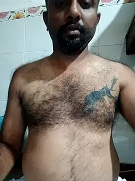 Snapshot of carria_homes chatting on 11/13/25, 07:02 carria homes online show from 11/13/25, 07:02