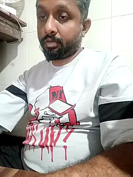 Snapshot of carria_homes chatting on 11/25/25, 08:58 carria homes online show from 11/25/25, 08:58