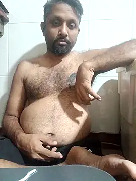 Snapshot of carria_homes chatting on 12/19/25, 07:43 carria homes online show from 12/19/25, 07:43