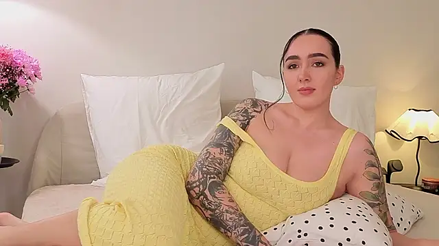 KimKhallifa online show from 03/18/26, 05:32