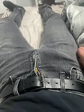 Snapshot of MrLatinKing chatting on 01/15/25, 11:40 MrLatinKing online show from 01/15/25, 11:40