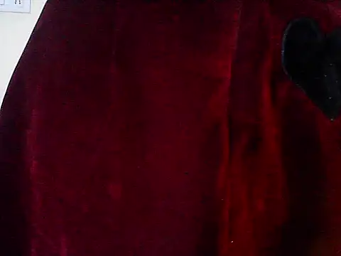 Snapshot of Naughty_Nayra chatting on 09/19/25, 12:39 Naughty Nayra online show from 09/19/25, 12:39