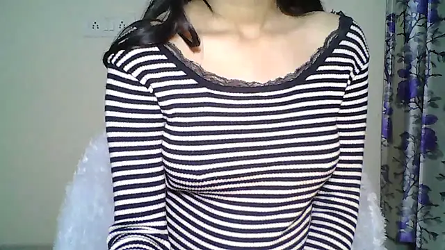 Snapshot of Naughty_Nayra chatting on 11/27/25, 06:21 Naughty Nayra online show from 11/27/25, 06:21