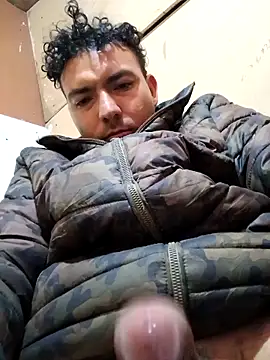 Snapshot of chinoxxx chatting on 03/16/25, 06:09 chinoxxx online show from 03/16/25, 06:09