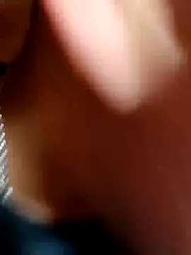 Snapshot of chinoxxx chatting on 10/17/25, 08:55 chinoxxx online show from 10/17/25, 08:55