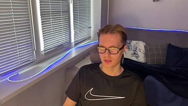 Leonnextdoor online show from 01/09/26, 09:12